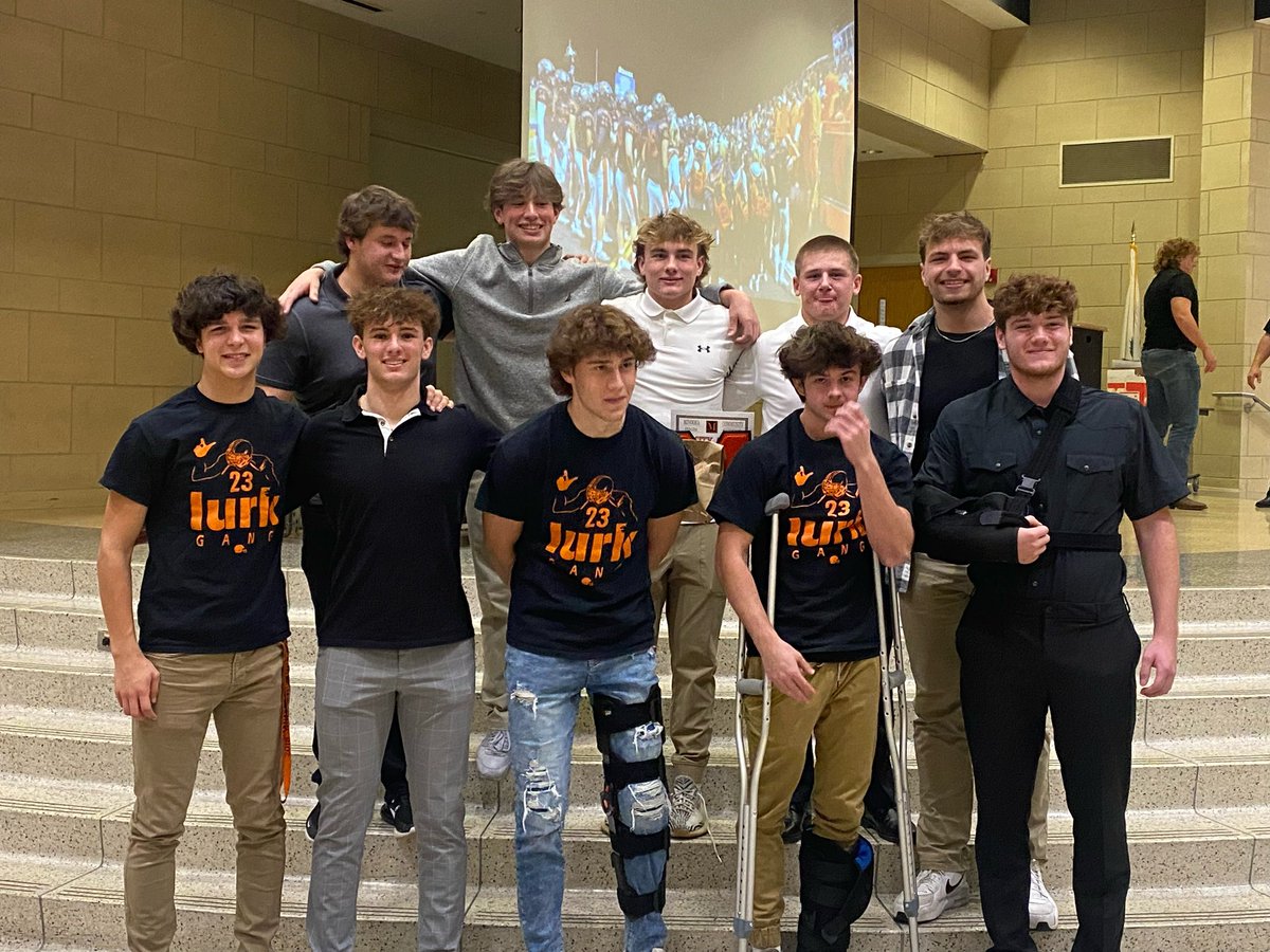 Officially wrapping up the season with the Minooka Football Banquet! Honored to have received the following awards: -All State Academic -SPC All Conference -Most Improved Offensive Player -Offensive MVP @Minooka_Indians @EDGYTIM @Bryan_Ault @NWahlScouting @CoachSaboFIST…