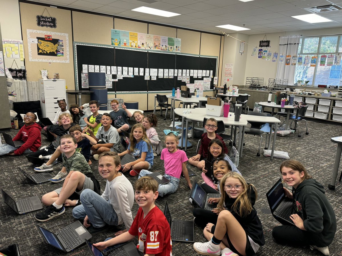 MrsSanchezTeach's tweet photo. Reviewing science with Kahoots was so much fun!  They asked to do it again today.  Thankful for @STEMscopes !!
#pinkplacetobe https://t.co/HkZVJOFGZK