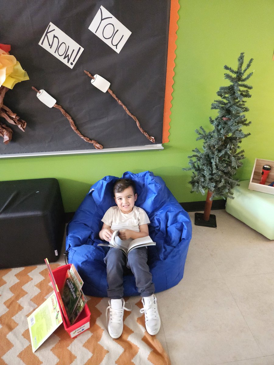 MaryBethBajikar's tweet image. Campfire Reading Week is the best!

 @DLE_Lions 
#justgoodteaching #livelaughloveleonetti #hearourroar