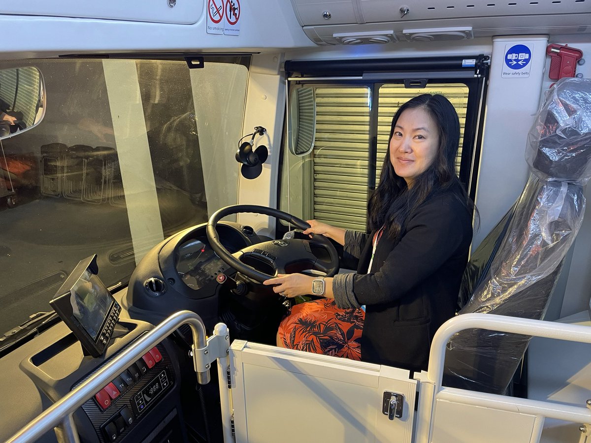 ecoangelhsu's tweet photo. Made a quick 30-min trip to Johor for #APClimateWeek. Moderated a @worldbank panel on #airpollution #climatechange in South Asia/#China. And then got to tour a solution to both - electric buses! https://t.co/xBEXY9hvwZ