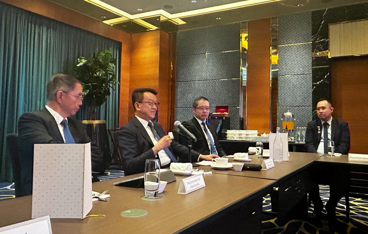 “Be humble there’s nothing wrong; be respectful, don’t be afraid of saying sorry, always keep learning, consult &amp; never work in silo” - Tan Sri Sir Jeffrey Cheah at the <a href="/SunwayGroup/">Sunway Group</a> Executives Development Programme in collaboration with <a href="/SunwayU/">Sunway University</a> <a href="/SunwaySBS/">Sunway Business School</a>.