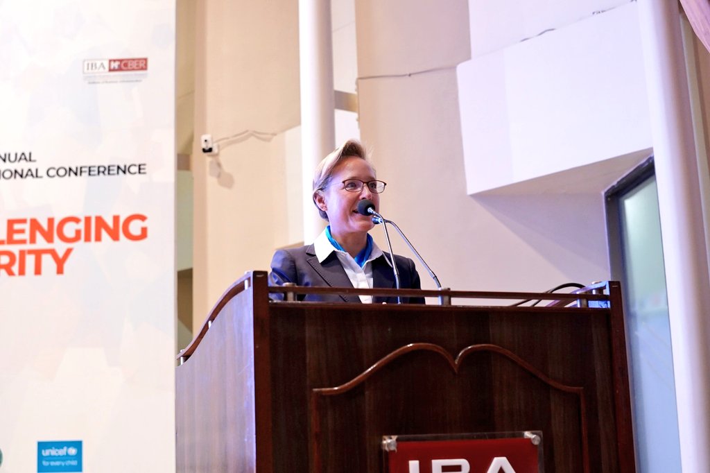 IBACBER's tweet photo. #HappeningNow Our first keynote session by Franziska Ohnsorge, Chief Economist, @WorldBankSAsia at the #ChallengingLinearity #CBERCON2023 

@sess_iba @ibakarachi https://t.co/J1BQCMdQwu