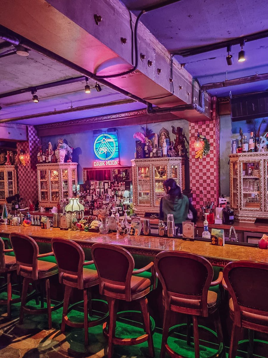 brewsandbeers's tweet photo. Another Drink In The Wall - stumbled upon a Pink Floyd themed bar in Euljiro, Seoul - 'Dark Moon'; quirky AF decor with miniature sets depicting classic Pink Floyd songs like 'Money' - alas the only beer available was Hoegaarden. Comfortably numb! #Seoul #euljiro #PinkFloyd https://t.co/9ZHAM5fVgw