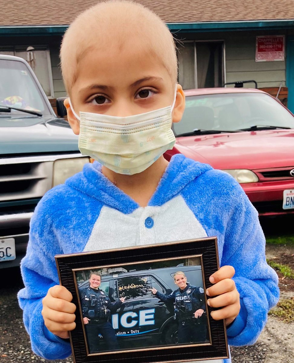 VancouverPDUSA's tweet photo. Corporal Haske and Officer Sager wanted to show their support for Layla, a young Vancouver resident currently fighting cancer, and wrote #LaylaStrong on the side of their patrol cars. βΊοΈ Stay strong, Layla! β€οΈ Visit https://t.co/CVep9w2sJC to read Layla's story.
#vanpoliceusa https://t.co/qy0YbtM4BG