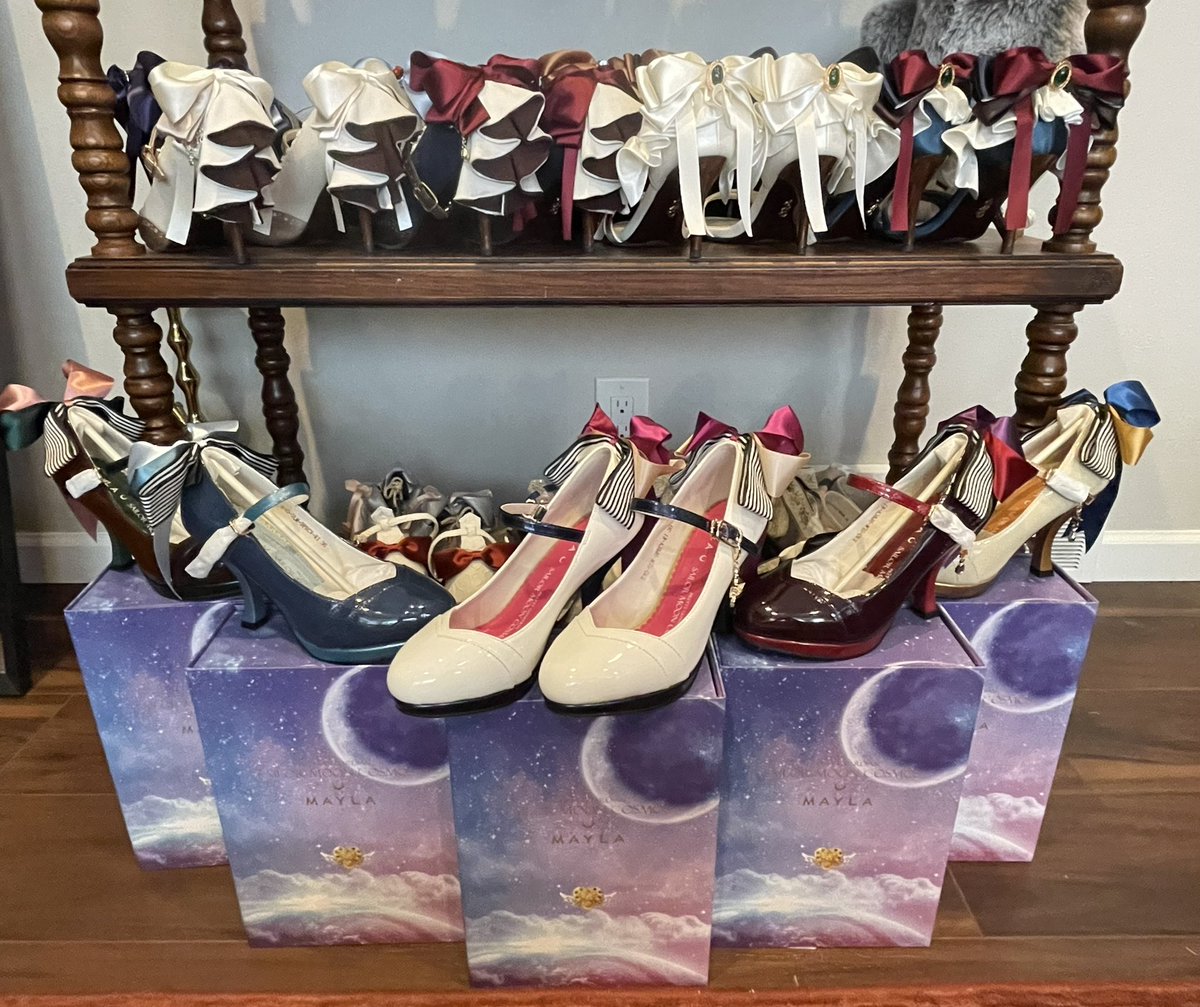 CollinPerschon's tweet photo. A long awaited magical set arrived today for my wife to enjoy!  She loves them and this set is awesome! https://t.co/PK1Gg1X83B