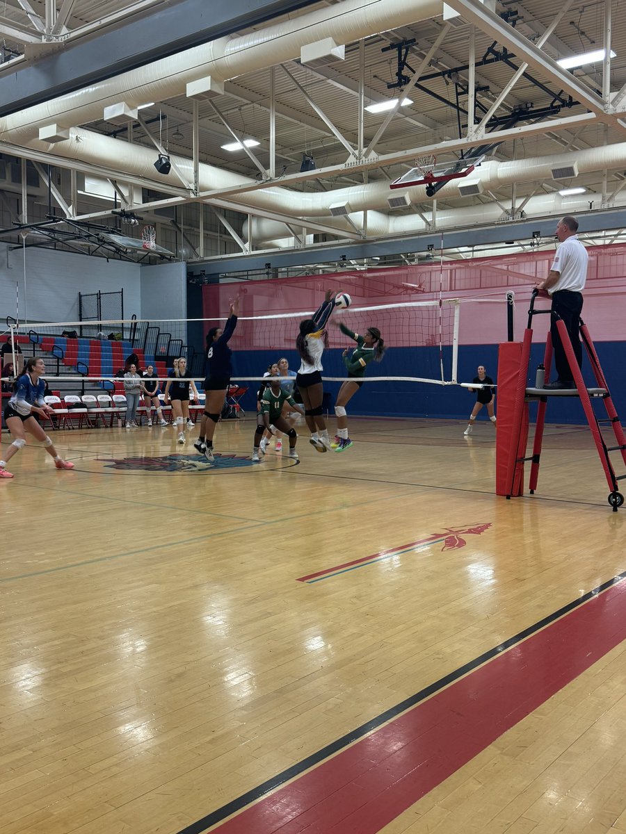 FTSD_Volleyball's tweet photo. Tonight was the BCSL All Star match at Pennsauken. Congratulations to our very own Zakia Loftin and all the other players that were chosen! And a huge thank you goes out to the teammates that were there supporting ⚡️ https://t.co/SG8tociYbB