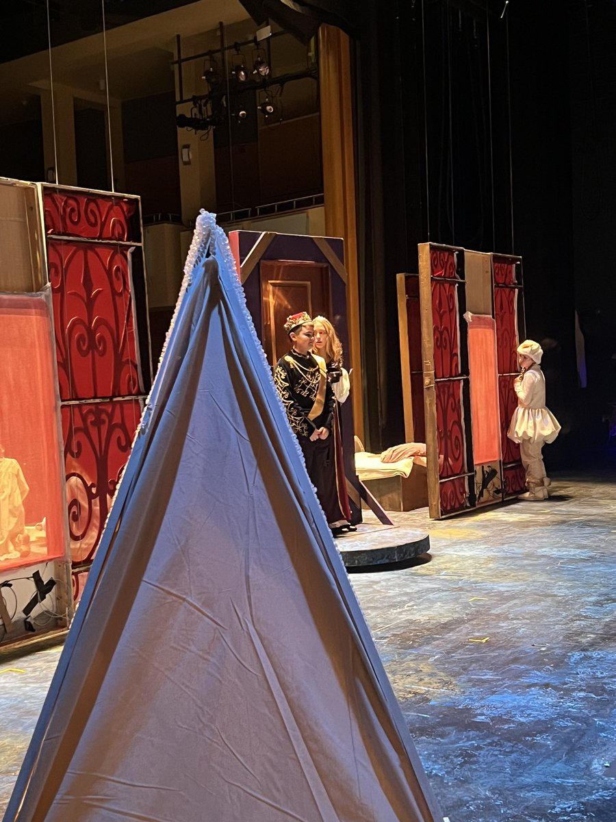 Just a little backstage magic happening during final dress. 🎭