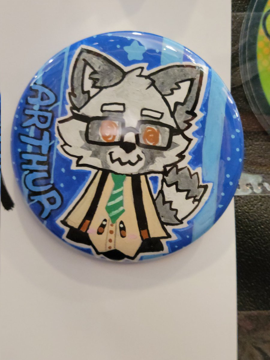 HowlingLoup's tweet photo. A few of the button commissions I was able to complete @HowloweenCanada ! Was an awesome year and I had so much fun meeting everyone!

All buttons are 2.25" in size and done traditionally with pencil and Posca markers! https://t.co/gwZ71Jv1hc