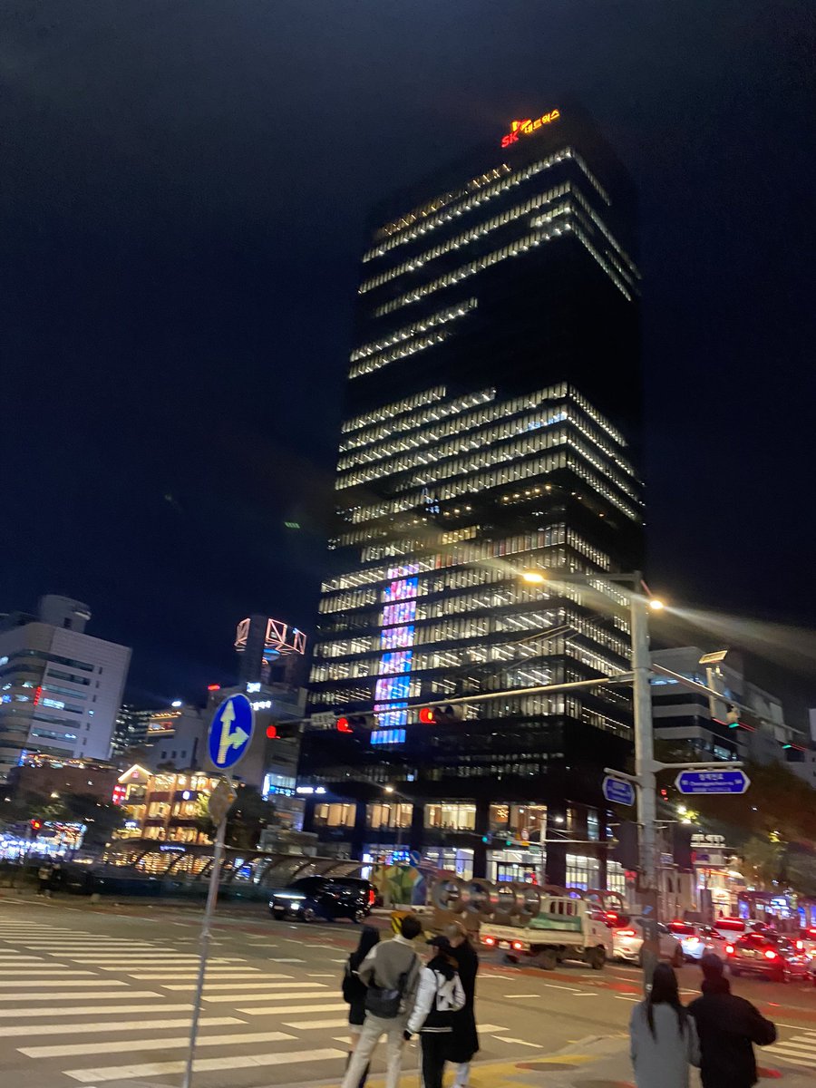 BondFetters's tweet photo. 韓国旅行に行って来ました✈️
ずっと前から行って見たかったので
やっと行けて嬉しい☺️
ソウルは東京よりも寒すぎたけど明洞でお買い物して食べ物も良かったな😋 https://t.co/xPWN9CBCis