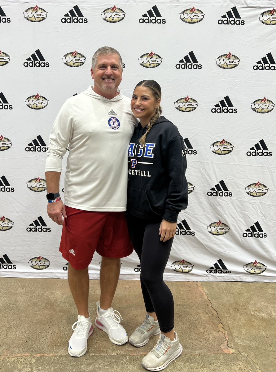 PHSLadyBBSB's tweet photo. Great night @ @wcsCOAthletics Media kickoff show. Combo Gd @miahcabale25 repping for the Lady Patriots Much respect for what Darrin Joines does for the WillCo student athletes. https://t.co/vrbkFCsI4U