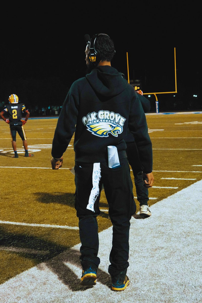 Coach Tim tweet media