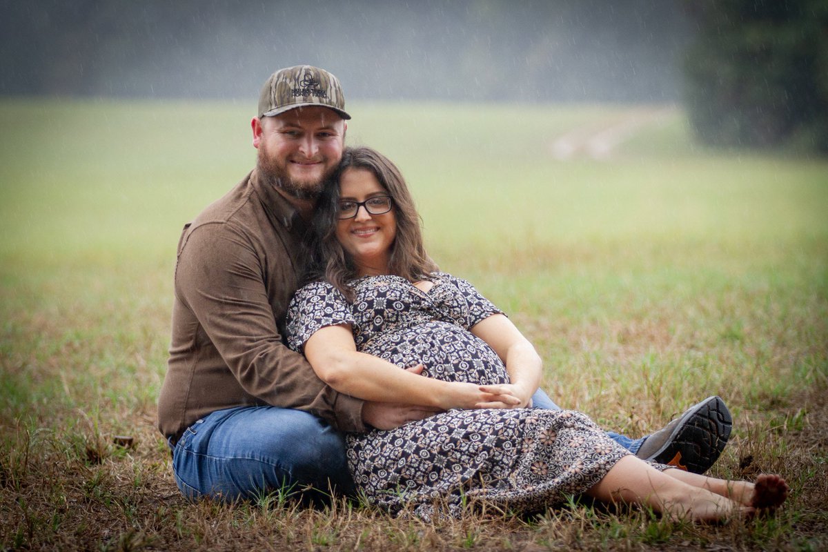 rharris357's tweet photo. Sweet girl, we can’t wait to meet you 🤍 https://t.co/GulcDFp1uQ