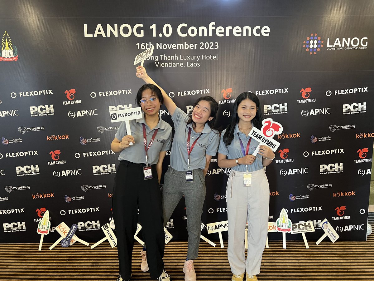 ngoburdhan's tweet photo. #LANOG last minute setup happening now! Such an awesome team of #volunteers working to build their #community! Privileged to have spent the past few days with them and #soexcited to see their future! Sa Bai Dee from #Laos https://t.co/Phza3csTK5
