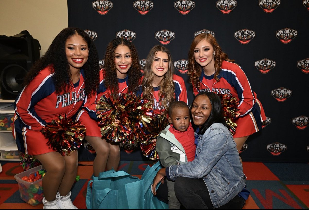 ❤️ THANK YOU <a href="/BayouDistrict/">Bayou District Found</a>, @pelicansnba, and <a href="/Ibotta/">Ibotta</a> for spending time with us today and providing a  turkey and all the side fixings for a perfect #Thanksgiving meal to <a href="/EducareNOLA/">Educare New Orleans</a> families! Special shout to players <a href="/BrandonIngramX/">Brandon Ingram. ⚜NOLA⚜</a> , <a href="/treymurphy/">TMIII</a>, and <a href="/CodyZeller/">Cody Zeller</a> for visiting!