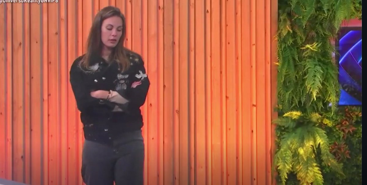 Tyshha's tweet photo. #GHVIP16N
Pero de qué valores habla ésta??
Que estás dejando que te ronee un babos0 con cara de conejo chicaaa mientras te haces la sueca y te la suda otra compañera que ocupaba tu lugar hace escasas semanas 😤 https://t.co/0pgjCS2sw4
