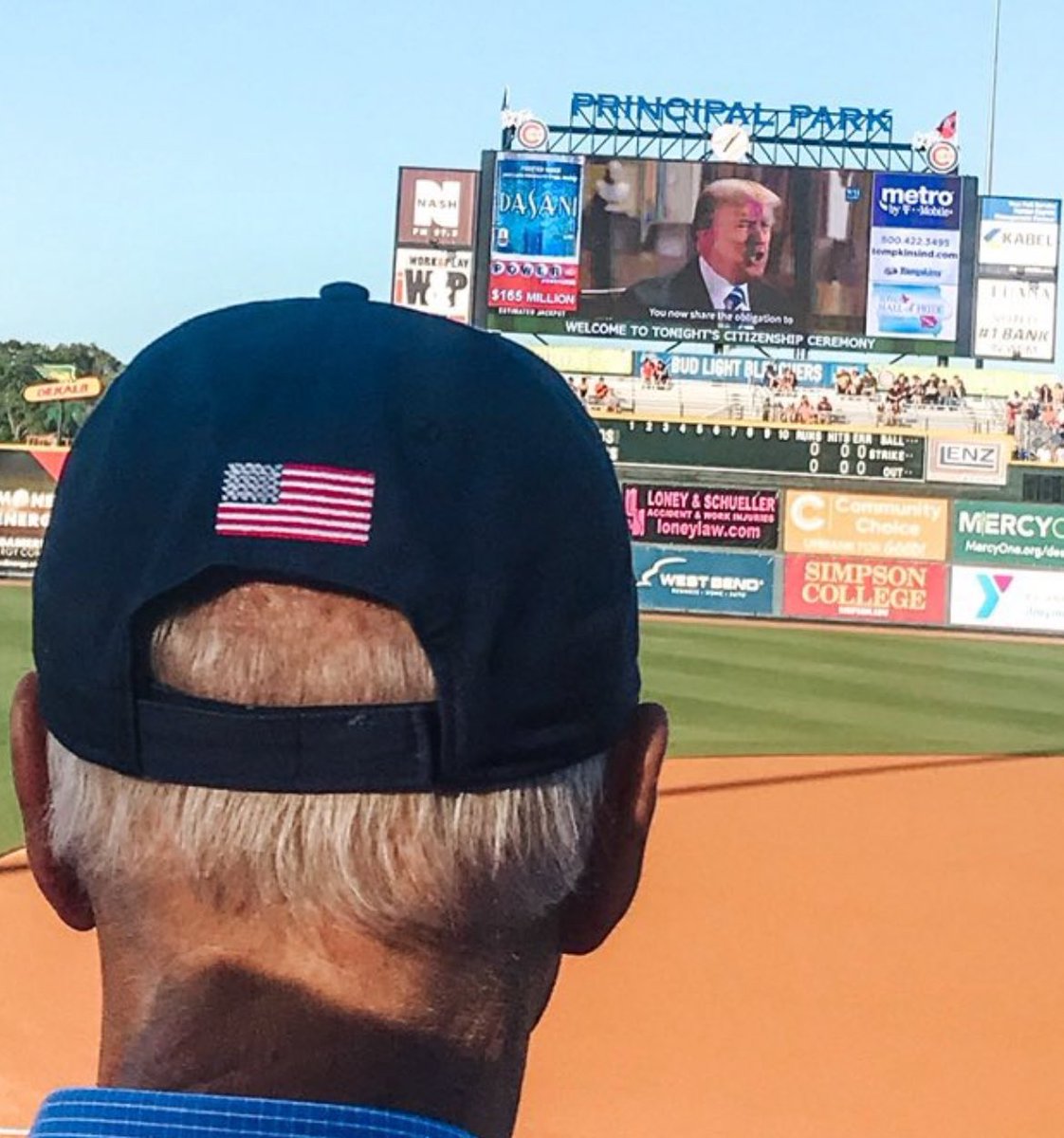 ettingermentum tweet media