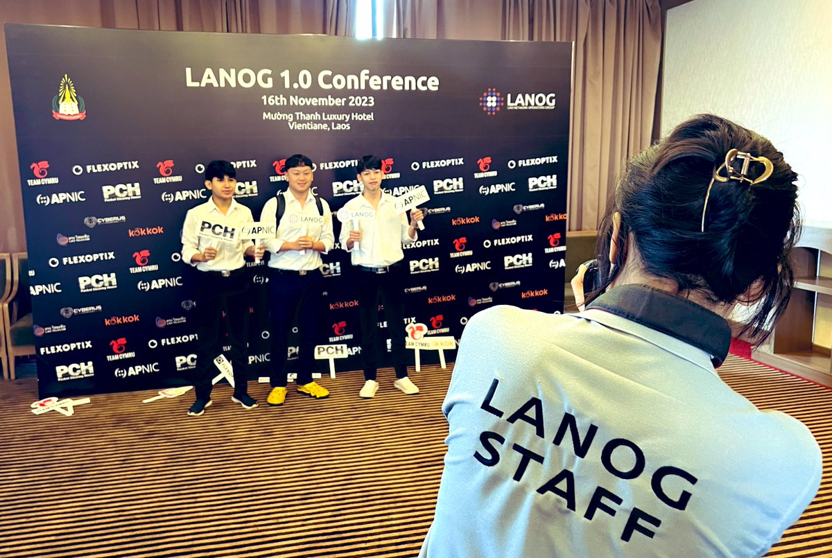 ngoburdhan's tweet photo. aaaaand..... the first registrants are here #LANOG ! https://t.co/MEwZL72Vkk