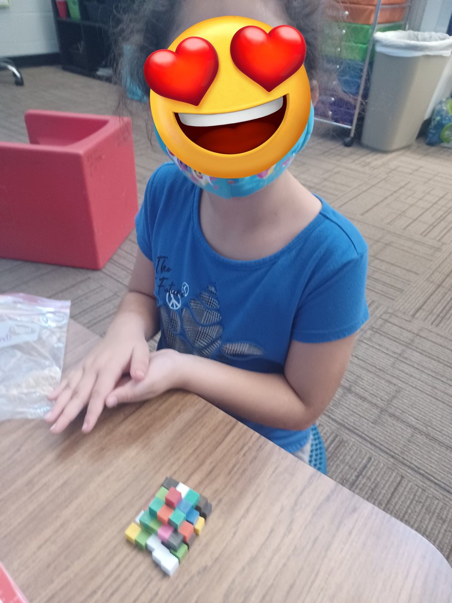 Sully_0301's tweet photo. Today was our first day of culminating activities for @Amplify #CKLA Domain 4: Early World Civilizations! Students first described the shape of ziggurats and pyramids, then created them out of centimeter cubes, spaghetti, and marshmallows! #iamkckps #iteachfirst https://t.co/iiD4yFW6l2
