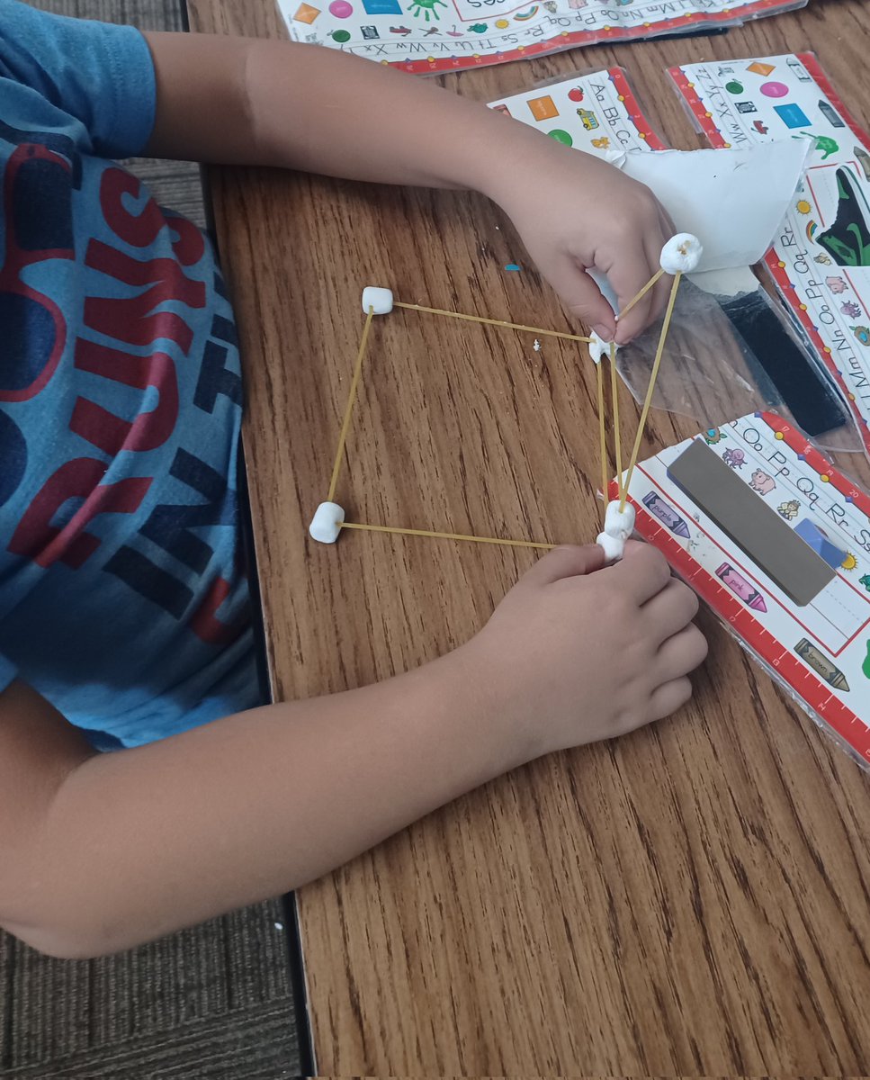 Sully_0301's tweet photo. Today was our first day of culminating activities for @Amplify #CKLA Domain 4: Early World Civilizations! Students first described the shape of ziggurats and pyramids, then created them out of centimeter cubes, spaghetti, and marshmallows! #iamkckps #iteachfirst https://t.co/iiD4yFW6l2