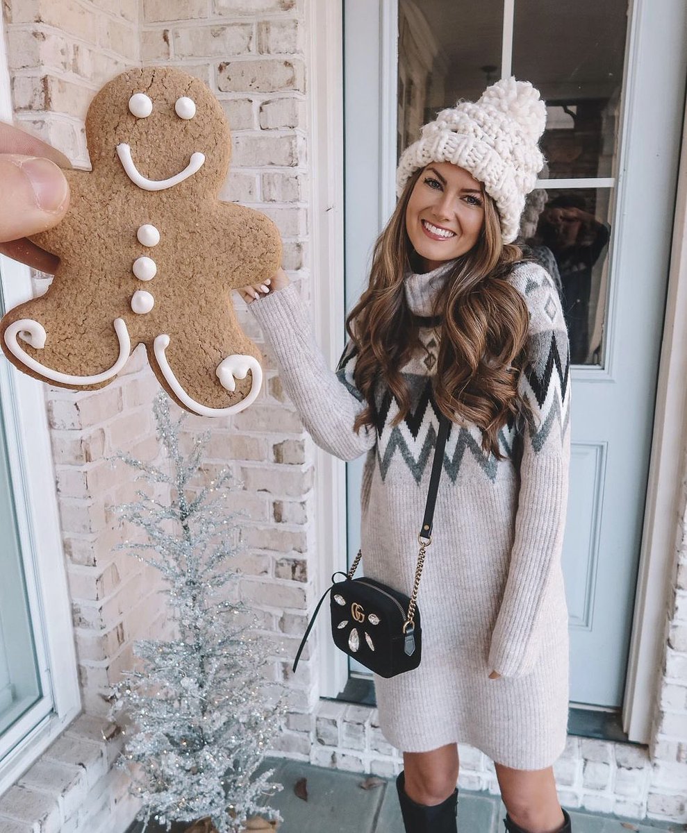 PopCrave's tweet image. Caitlin Covington says Autumn is over:

“It’s officially cozy season.”