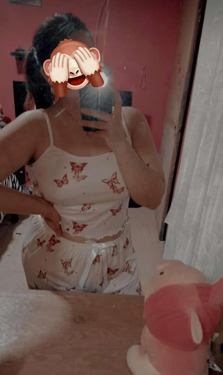 charly_lorey's tweet photo. Buenas noches bebes🍒🙊 https://t.co/XsMJvbaba3