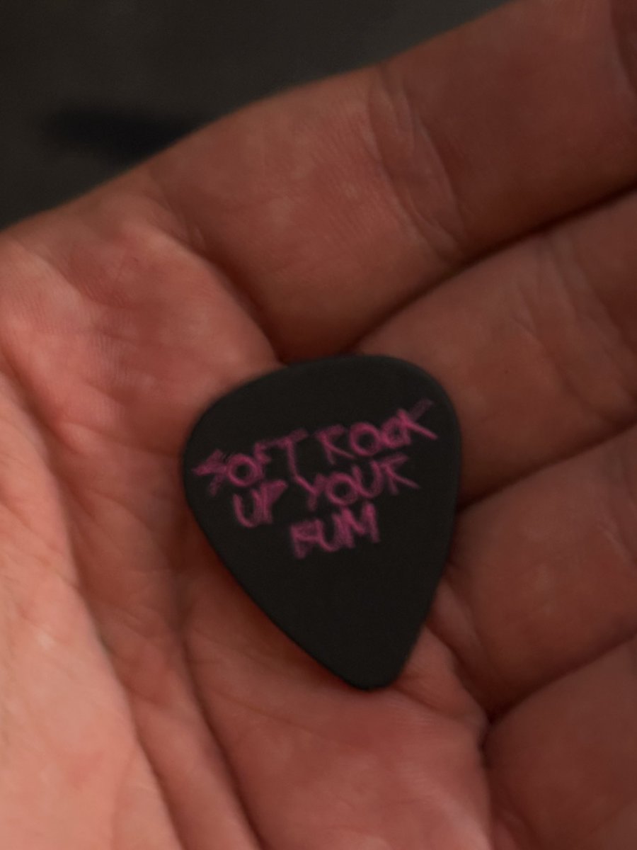 Khal5SOS's tweet photo. Thanks @DougiePoynter 🤘 https://t.co/Ndk3Hltmo6