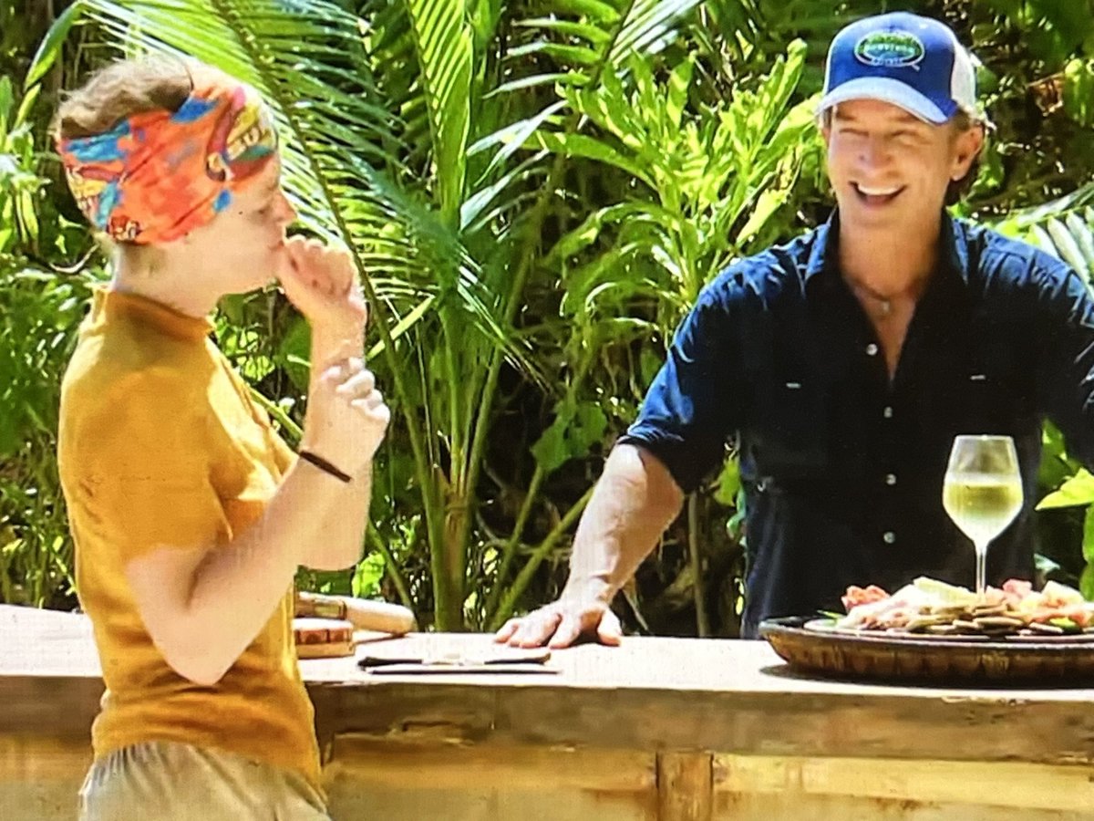 find yourself a lover who looks at you the way Financial Analyst Emily Flippen looks at her charcuterie board #survivor #survivor45