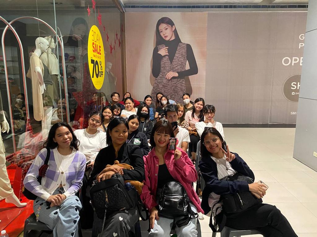 Kimminwonly's tweet photo. SM San. Fernando Downtown. 

Thankyou po sa pa almusaaal, Godbless you mooore. 🫶🫶🫶 @writesforsvt 

Goodluck Carats, Go get that desired tickets!!!🩷🩵💎 https://t.co/IHDfpQI16U