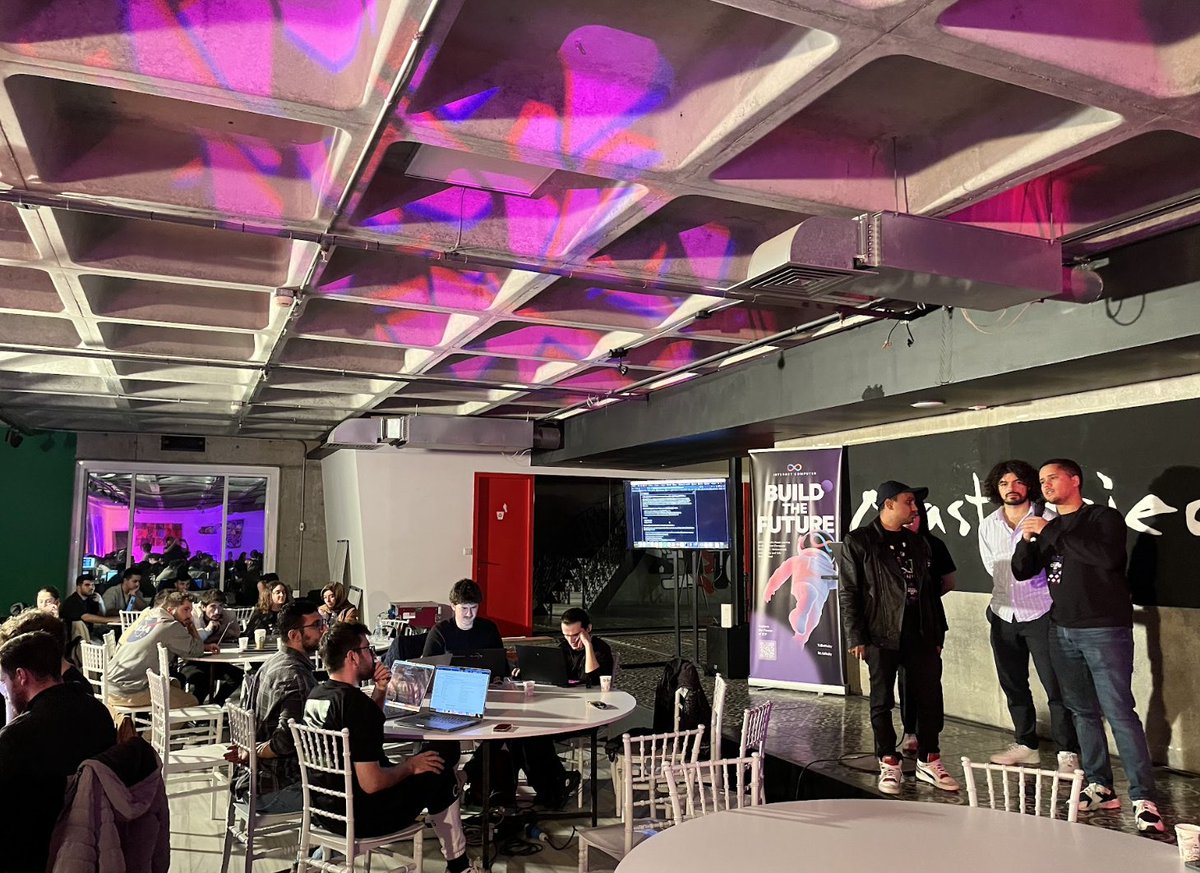 SuiLatamdevs's tweet photo. 🔗Conectamos con comunidades, conocimos nuevas propuestas y aprendimos de líderes de todos los hubs que conforman el ecosistema de #InternetComputer🔥
Gracias a @icphubturkey por este gran evento #HackersDen 💪🏼🚀 https://t.co/800TAnAcnD