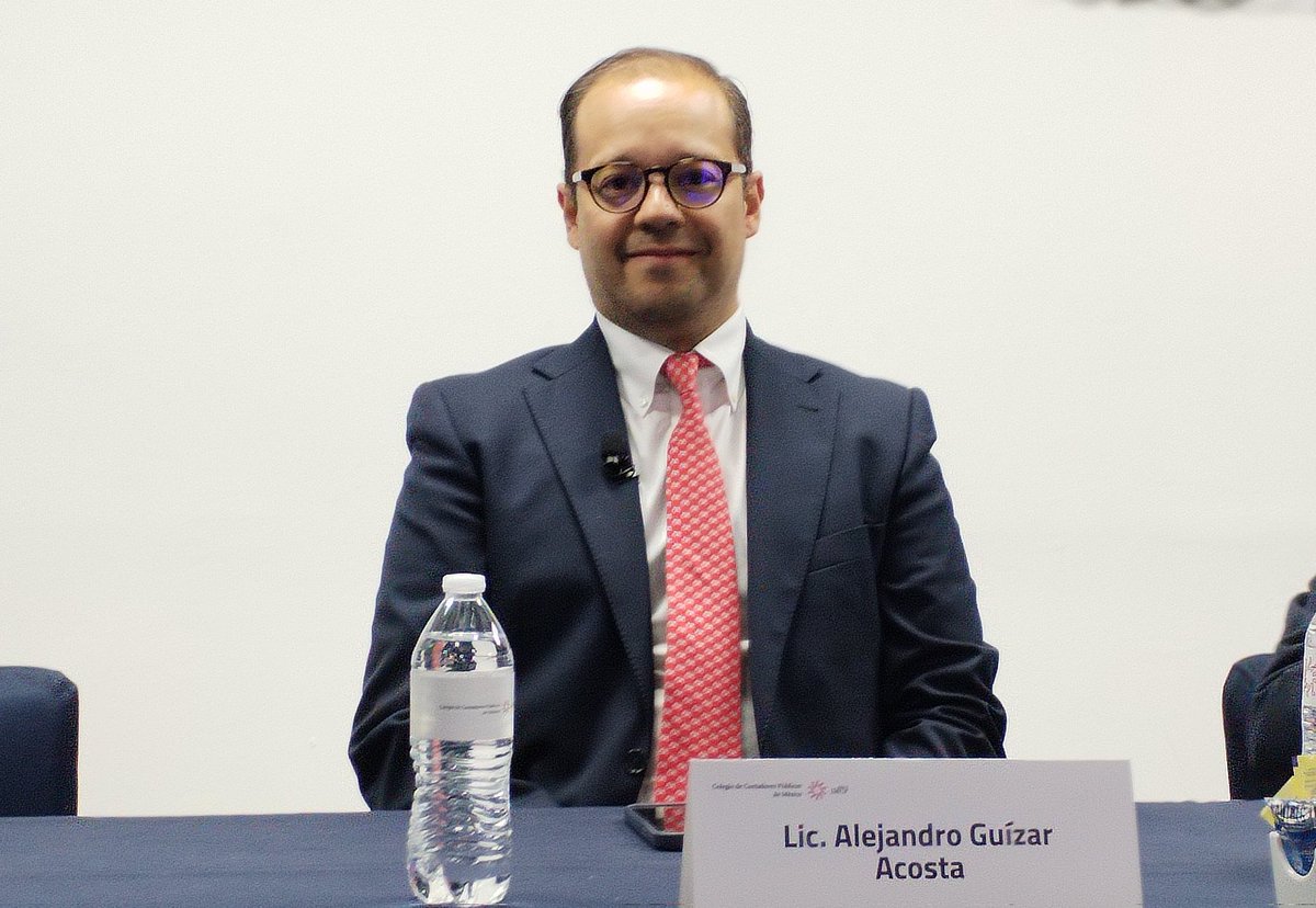 colegiocpmexico's tweet photo. Algunos de los temas que comúnmente son revisados por el #SAT en #auditoría son: los ingresos acumulables, #CUCA y #CUFIN, así como el soporte documental de costo fiscal de acciones, depreciaciones, costo de lo vendido y ajuste anual por #inflación, señala Alejandro Guízar Acosta en el 22.° Foro de Investigación #fiscal.