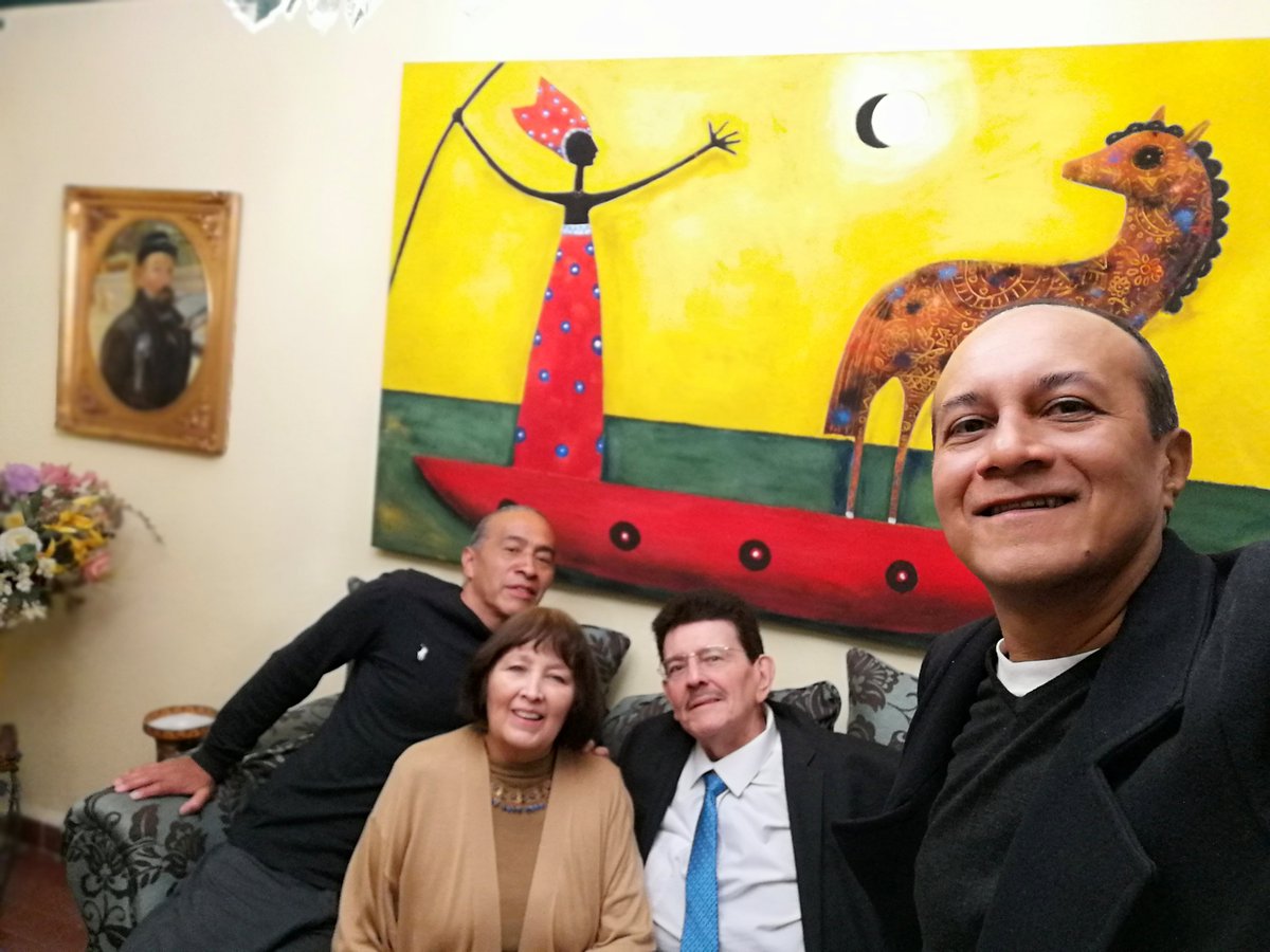miguechiapaneco's tweet photo. Gracias a nuestra amiga #TereRodriguez el Pintor #DavidCorrea y #MarioDeLaReguera la pasamos genial! https://t.co/ftw6XOywyI