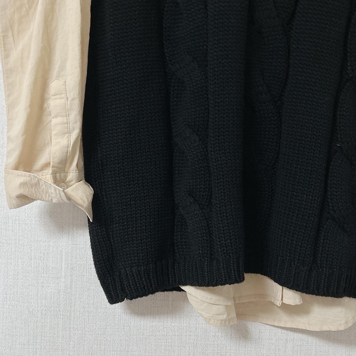 jogabishop's tweet photo. 오버핏의 멋스러운 울 베스트입니다
레이어드해서 입으시기 좋은 아이템이에요. 
.
WOOL 100 %
.
*SIZE
어깨단면  50
가슴단면 59
길이 72cm
.
1점 입고 되었습니다
구매 및 문의는 디엠으로 해주세요 https://t.co/oIvIPZoVLn