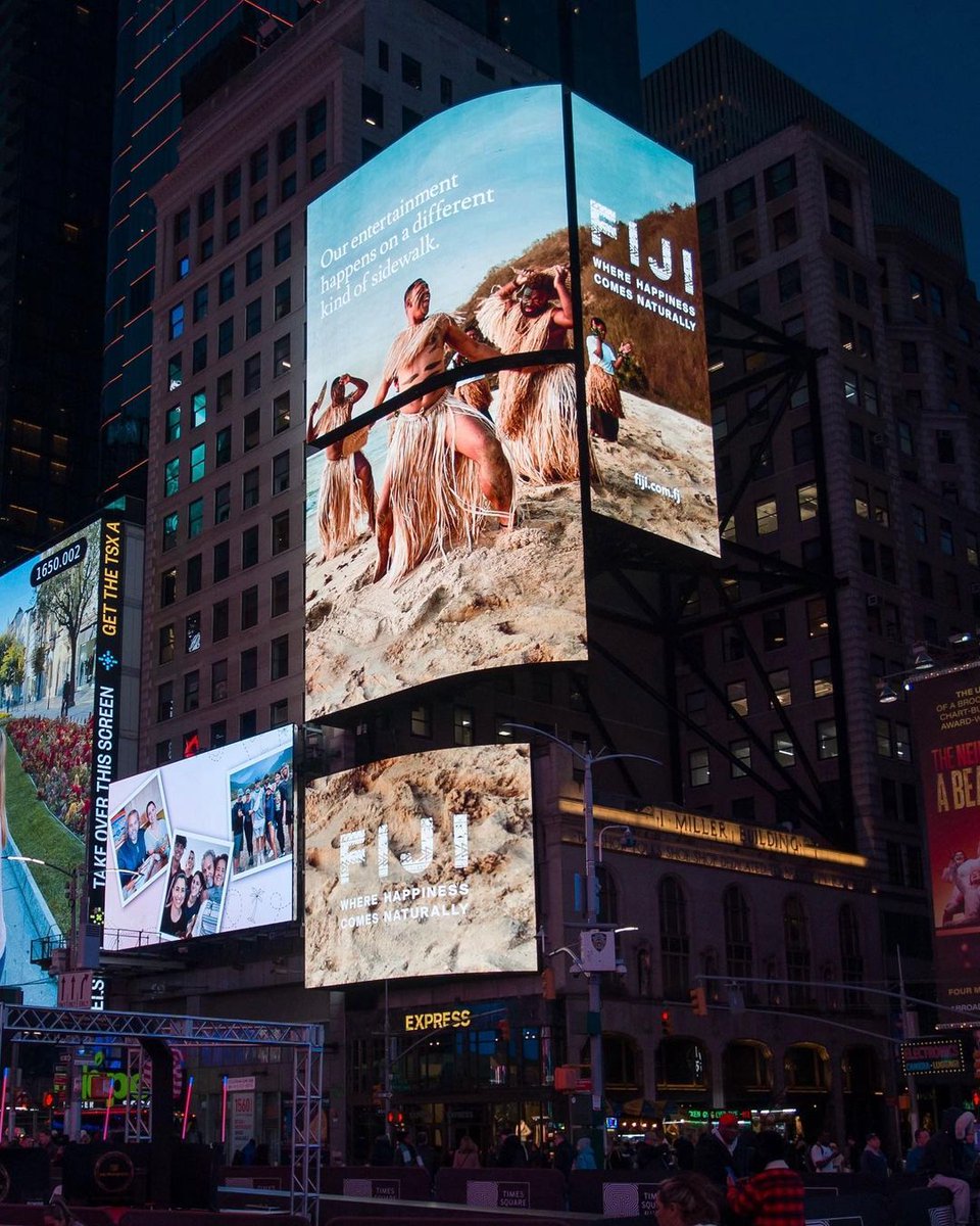 #Fiji is live at New York's iconic Times Square! 1 of 3 beautiful big billboards in place over the key Christmas / NY period. 👏 <a href="/SrishtiNarayan/">Srishti Narayan</a>! Great to see Fiji promoted and prominent world wide.
