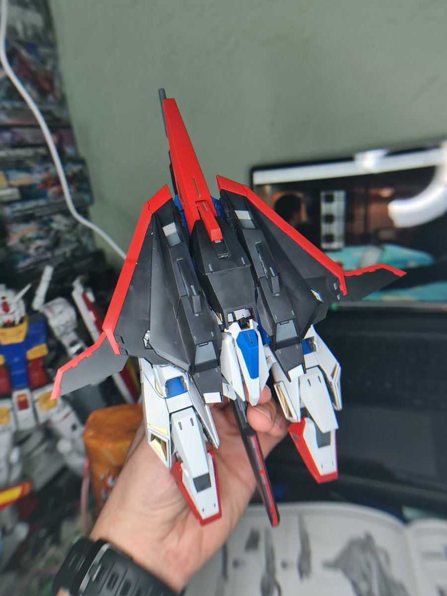 SingleShot93's tweet photo. Day 14 of #gundamber finished up on the zeta 2.0 fun buils now decals #MG #Mastergrade #gundam #gunpla #plamo #plasticmodels #plasticmodel #bandai #universalcentury #verka #gundamzeta #aeug #japan #gunplabuilder #plamo #painting #custom #details #detailing #gunplauk #ガンダム https://t.co/8zPQhJl0oL
