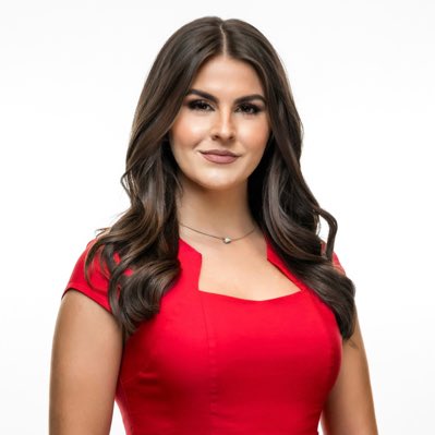 SylvieSparksTV's tweet photo. Sylvie Sparks, WINK Sports 📸 #NewProfiIePic https://t.co/z9MlhJm2IS