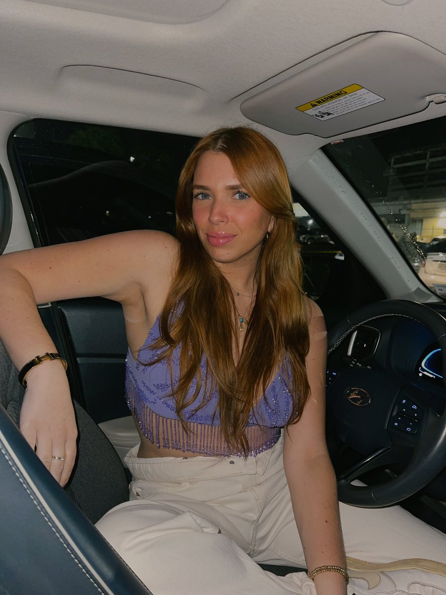 gabi 🤍 tweet media