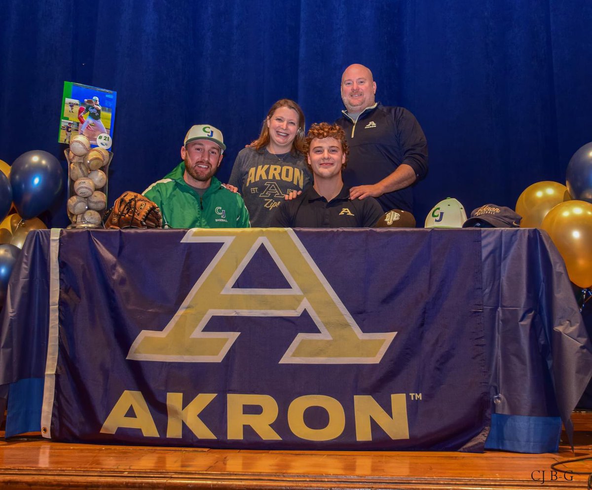 Big day for our program as two seniors signed their letters of intent to continue their careers at the next level.

Congratulations to Cam Brewer for signing with Bluffton University!

Congratulations to Jackson Frasure for signing to the University of Akron!