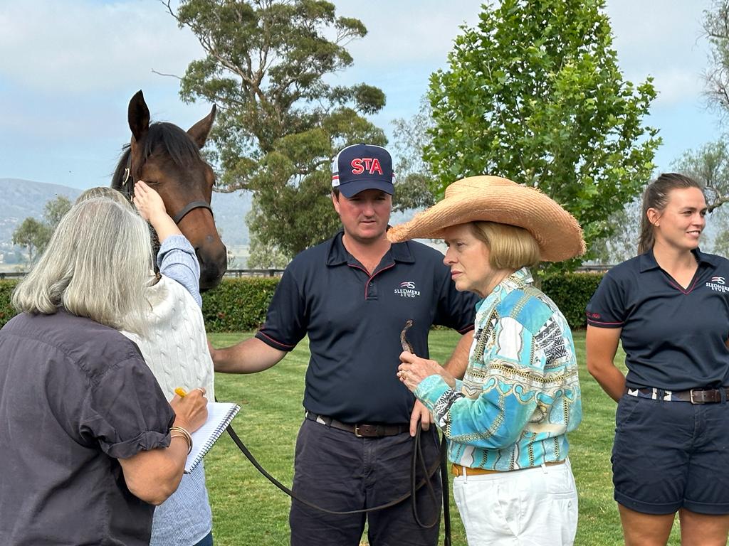 It's always an absolute pleasure for <a href="/SledmereStud/">Sledmere Stud</a> to host <a href="/GaiWaterhouse1/">Gai Waterhouse AO</a> at the farm and this morning was no exception. Fresh from her many spring successes with Adrian Bott, the ‘1st Lady of the Turf’ inspected our <a href="/mmsnippets/">Magic Millions</a> draft and our team loved it. What an icon!