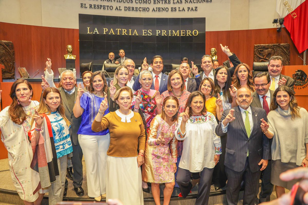 RJXMMichoacan's tweet photo. Muchas felicidades a @XochitlGalvez por su labor en estos 5 años en el senado, estamos seguros que continuara dando todo por nuestro país y será nuestro Presidenta de México.

#jovenesdefrente https://t.co/ErN2phq3r3