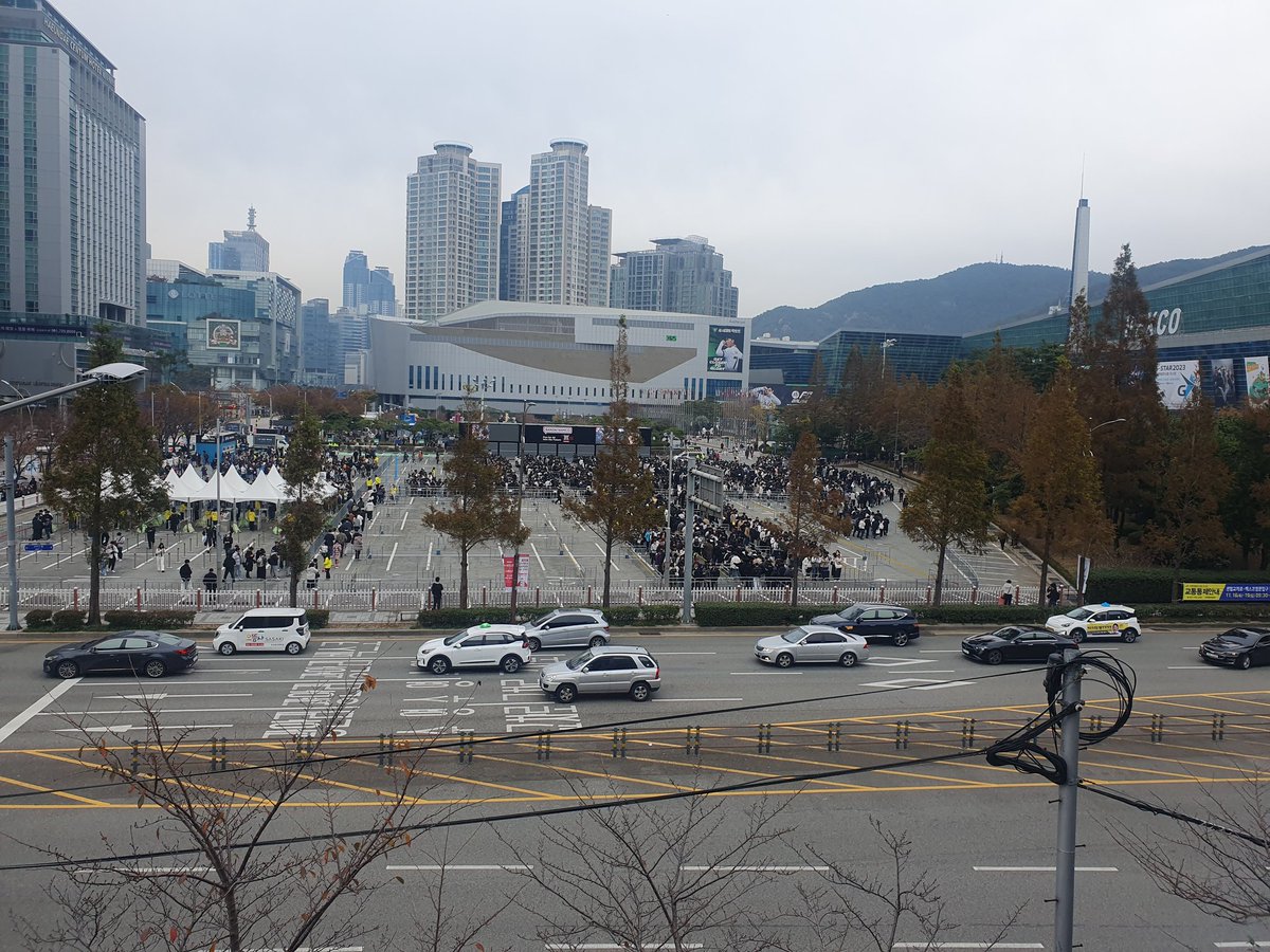 readcaster's tweet photo. #지스타 입장시작
#지스타2023 https://t.co/0k3GKDqZZR