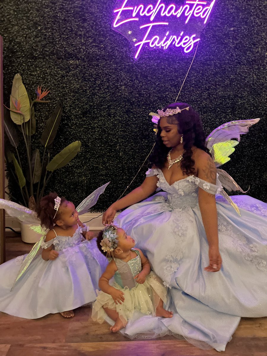dsheaaa's tweet photo. Laughter is timeless 
Imagination has no age
Dreams are forever 
-Tinkerbell 🧚🏾‍♀️🧚🧚‍♂️🦄
#enchantedfairies #mommyandme https://t.co/RoQHwuYlF2
