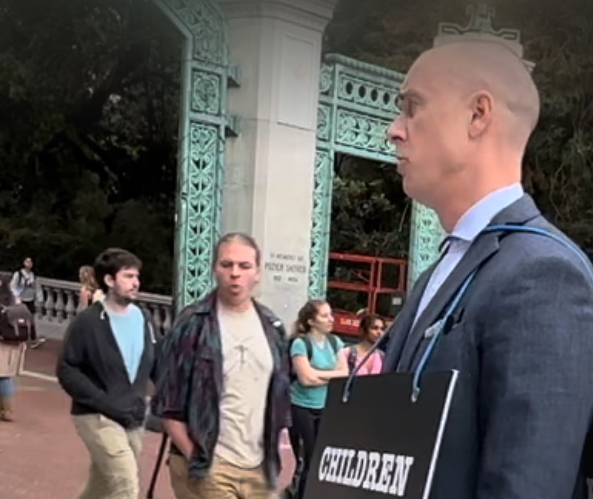 Billboard Chris 🌎 tweet media