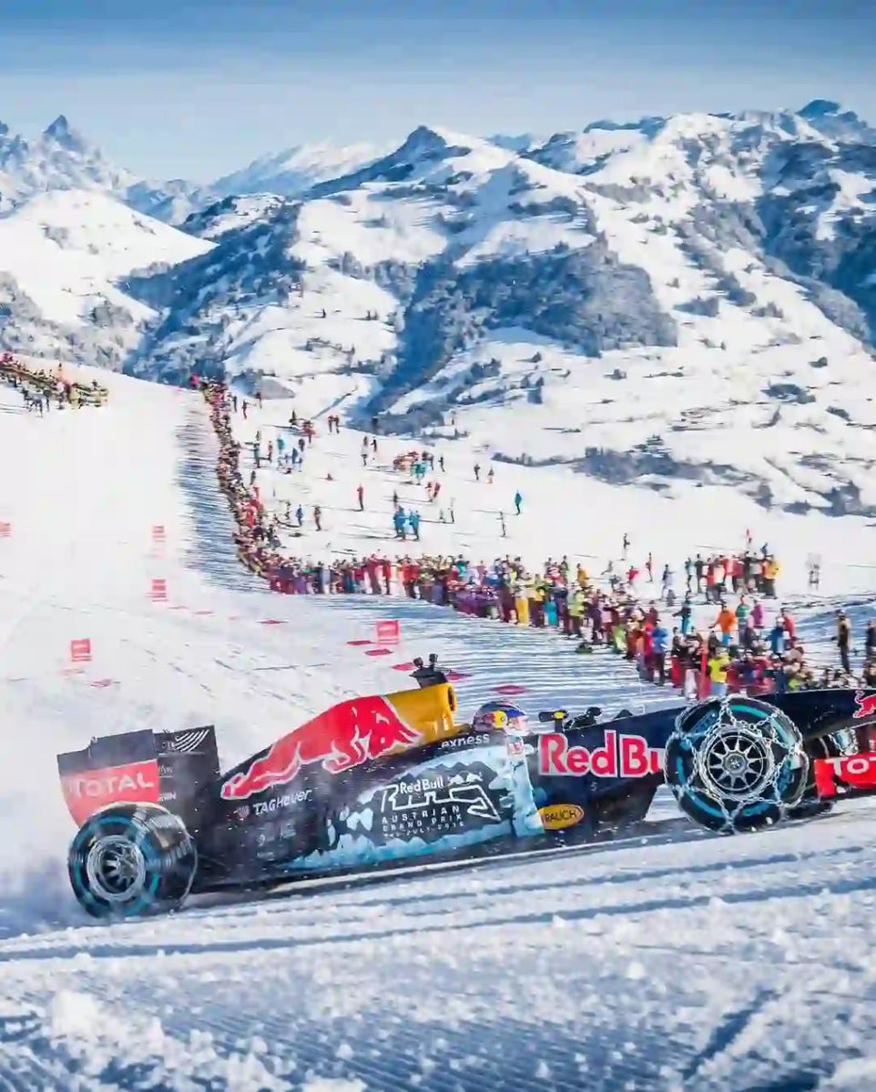 Maranda85368361's tweet photo. カナダから友人に掲載した雪のF1大会🏎 https://t.co/kjQyKmBtOH