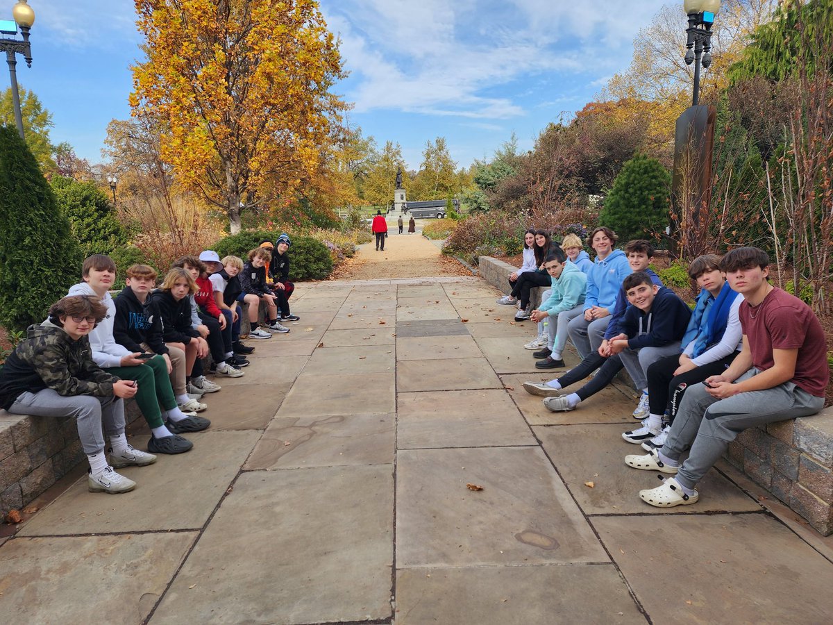coachmal1's tweet photo. DC bus 4 at the botanical gardens quick stop before holocaust https://t.co/3wrSECcfEb