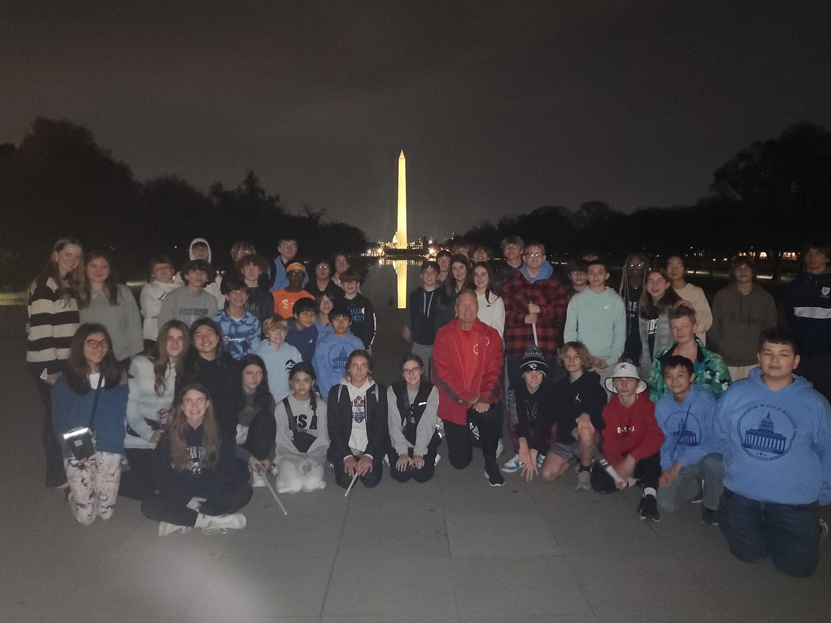 coachmal1's tweet photo. DC bus 4 at Lincoln with our tour captain Dan.. finished up w Vietnam, Korean, Iwo Jima.. what a great day! https://t.co/51bUL1y7IA