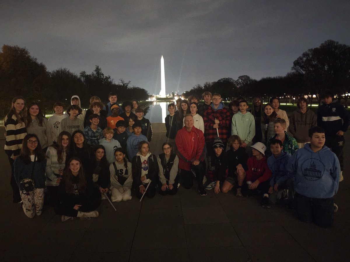 coachmal1's tweet photo. DC bus 4 at Lincoln with our tour captain Dan.. finished up w Vietnam, Korean, Iwo Jima.. what a great day! https://t.co/51bUL1y7IA