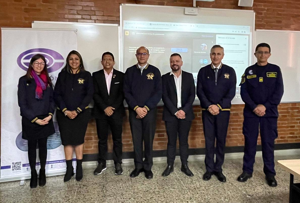 pverasalazar's tweet photo. Visitamos  @lamilitar en el marco del Comité Técnico Nacional de Educación del Océano y socializamos todo lo que como institución hemos trabajado entorno al mar como el nuevo programa de Ingeniería Marino-Costera, el Instituto Bio Red y la iniciativa ‘Colegios Amigos del Mar’. https://t.co/PLbw2cvWsA