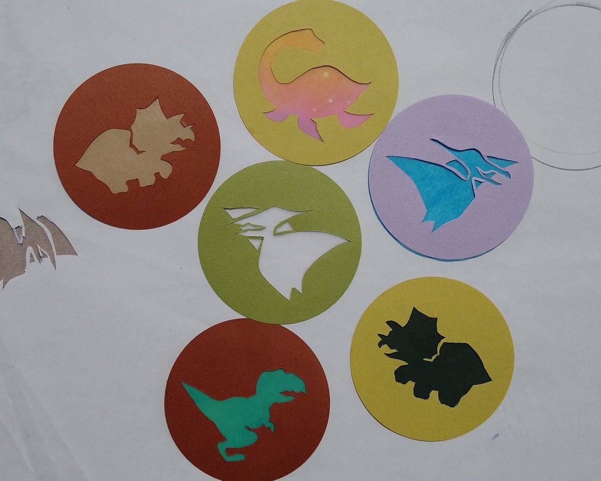 sou_tenno's tweet image. もうすぐ缶バッジになります。
いろいろと作りました。

っと思ったら、
恐竜　翼竜　首長竜。
ほぼ同一カテでした。
#缶バッジ　#pinbackbutton