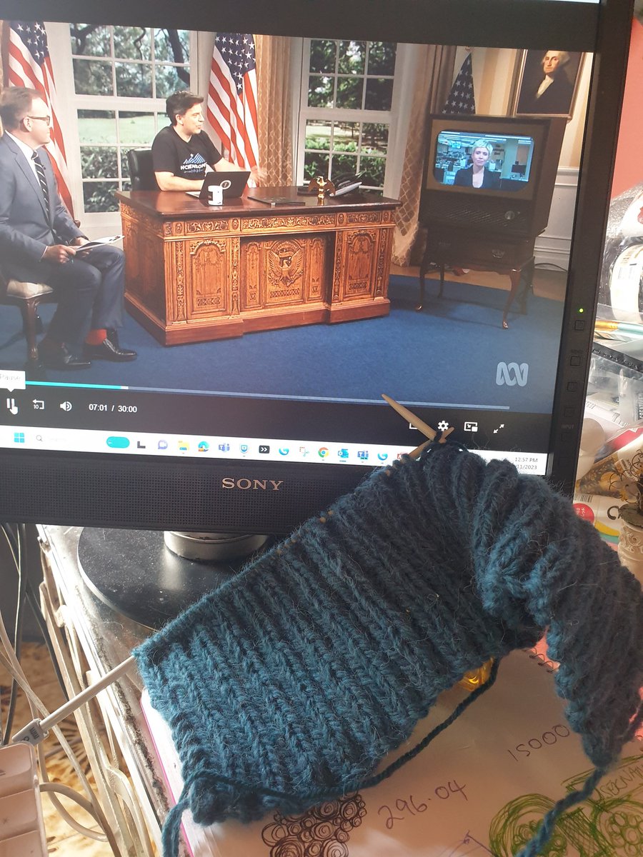Knitting with @JohnBarronUSA and @chaslicc .. 
Should I add red and white 🤔 
Or will I run out of funding .
#planetAmerica