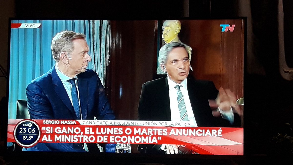 NINGUNO DE LOS DOS fue capaz de decir quién es su gabinete, O SEA , además de este horror que vivimos VOTAMOS A CIEGAS.

 NO DEMANDAMOS NADAAAA COMO CIUDADANOS!!! 

#MassayMileyenTN
#TNnoticias
#A2voces